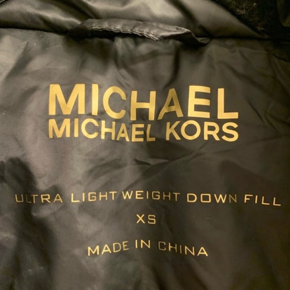 Michael Kors down vest with hood - Picture 4 of 4
